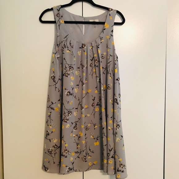 Sleeveless Flowy Grey Floral Dress - Picture 3 of 4